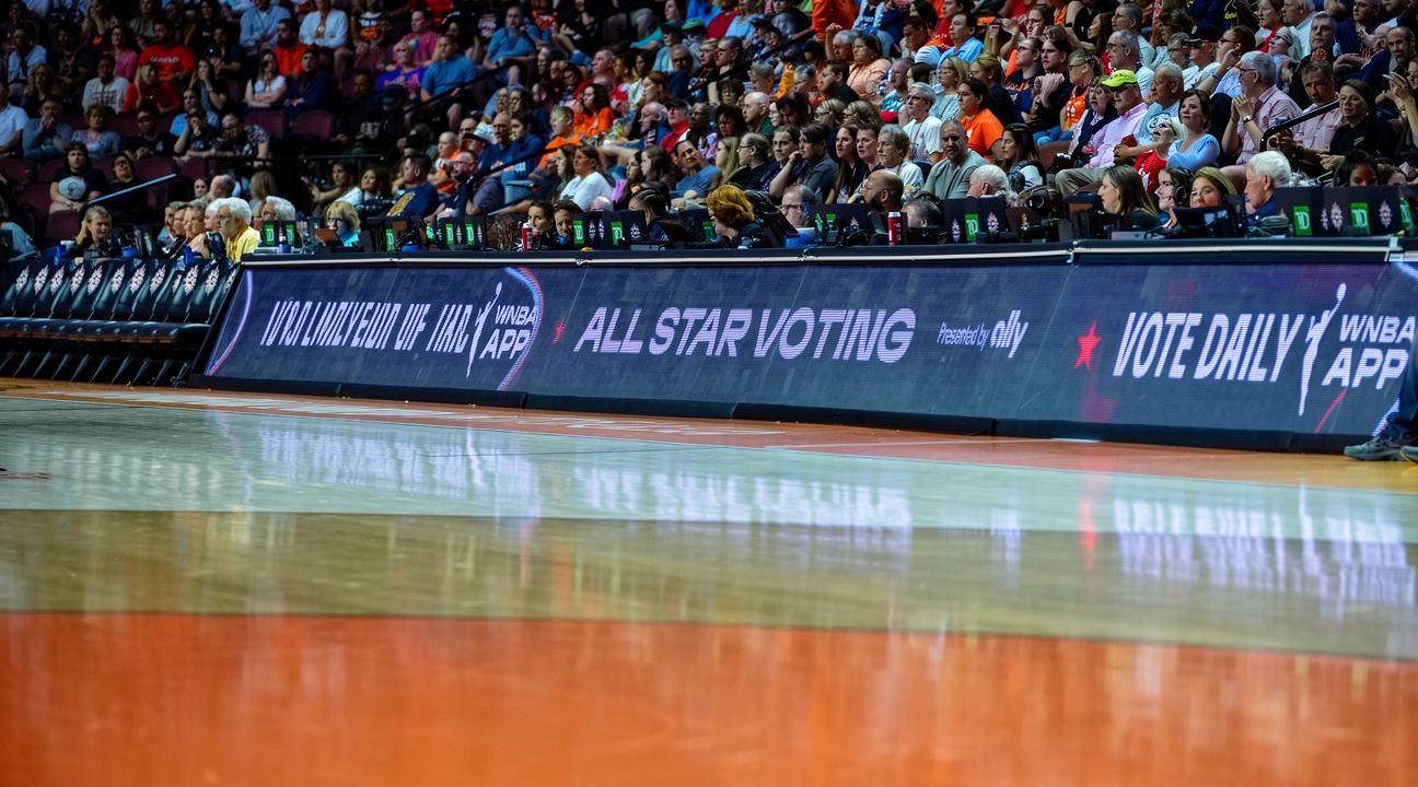 火狐体育 - WNBA 全明星选秀花絮：Weatherspoon 与 Cooper 选边，Bueckers 与 Clark 成焦点 - 火狐体育